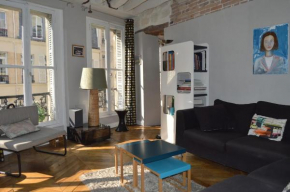 Typical familial old apartment in Paris center